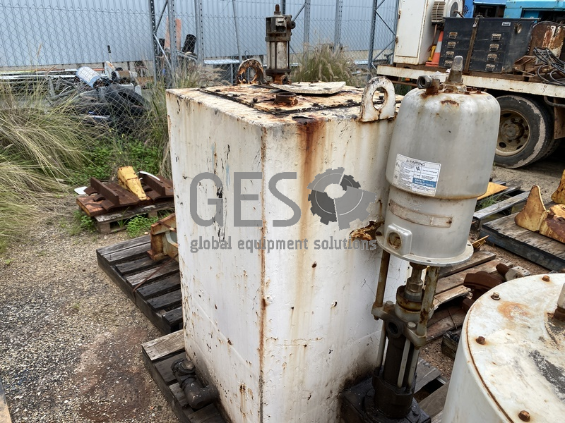 Custom Grease Tank Approx. 1 KL with Graco Pump image 4