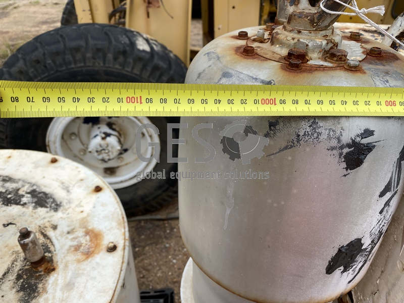 Custom Grease Tank Approx. 1 KL with Graco Pump image 13